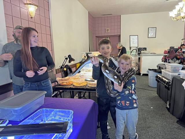 6860116_web1_vnd-reptiles2-121423
