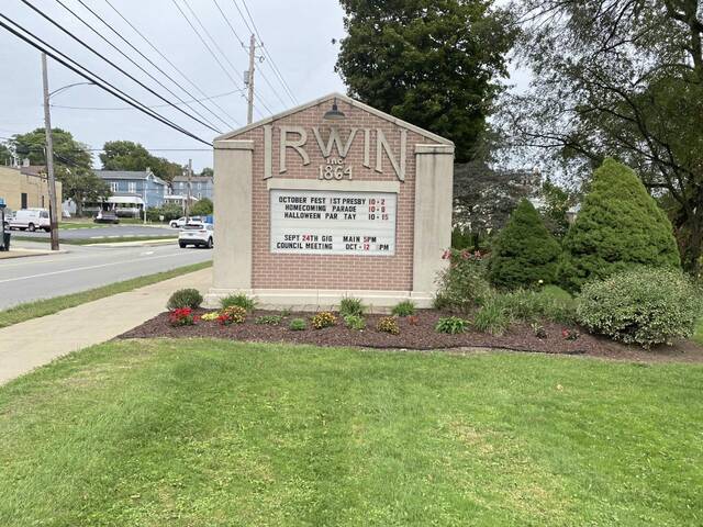 6861203_web1_gtr-Irwin-announcement-sign