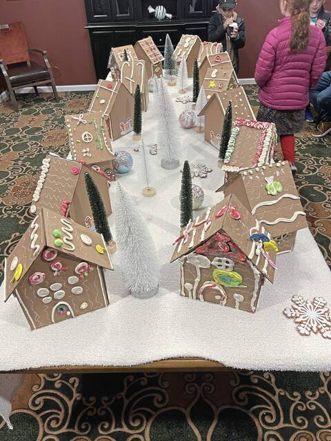 6862150_web1_cardboardgingerberad