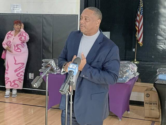 6868959_web1_Pgh-Coats-005