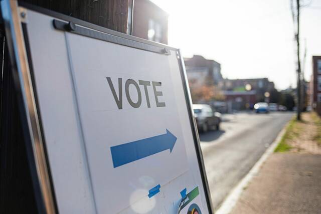 6876281_web1_votehere