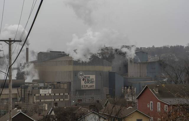 6876284_web1_PTR-USXSaleSteelworkers7-121923