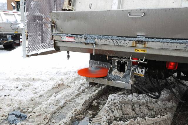 6877995_web1_WEB-snow-plow-B