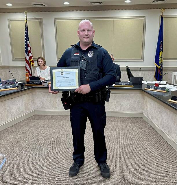 6878533_web1_pal-OfficerRec-122023