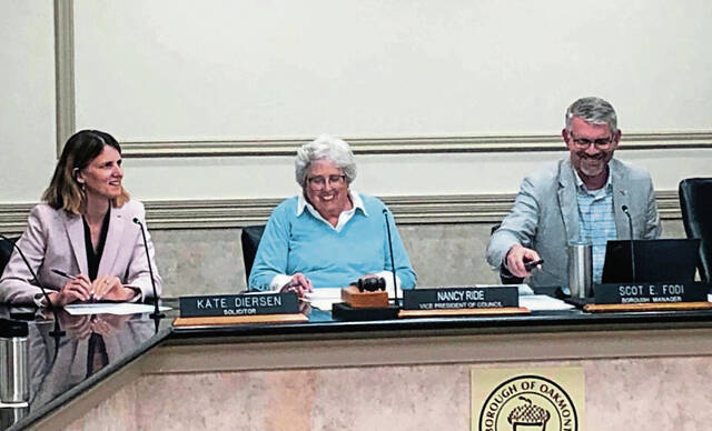 6882010_web1_PAL-OakResignation-042723