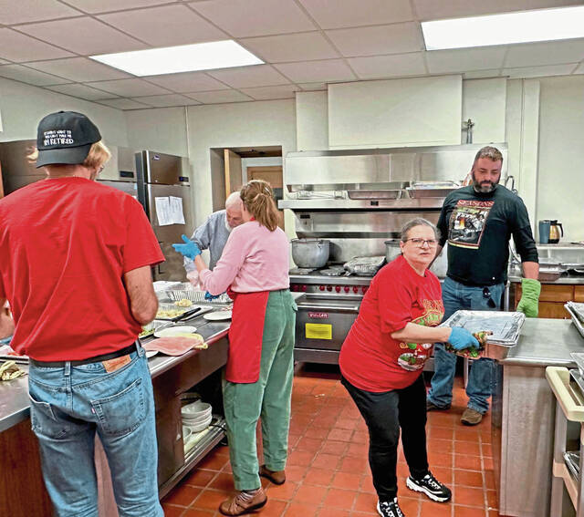 6889161_web1_gtr-PresbyMeals-122623--6-