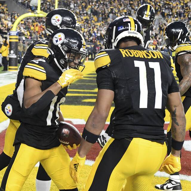 6891084_web1_ptr-SteelersBengals21-122423