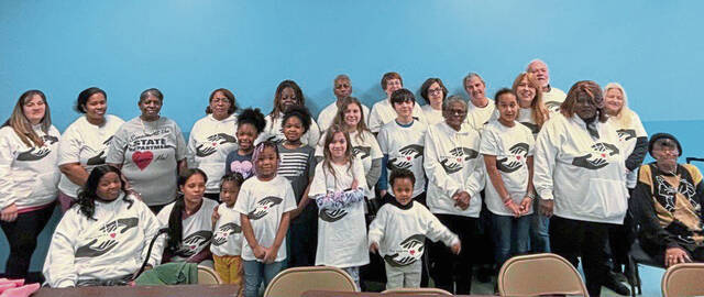 6900733_web1_vnd-SheldonDonate3