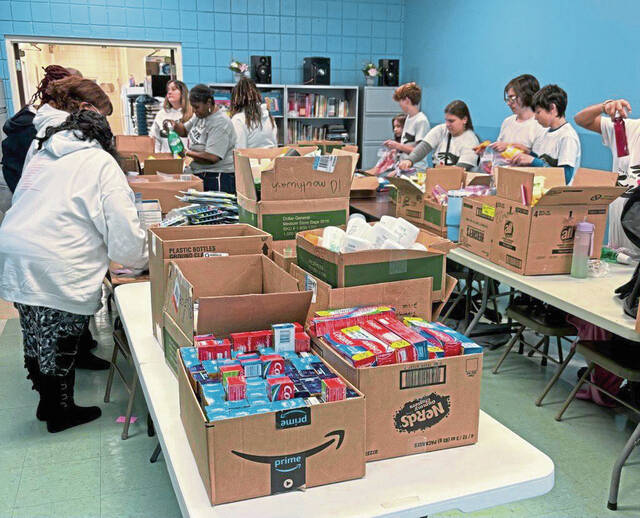 6900733_web1_vnd-SheldonDonate4