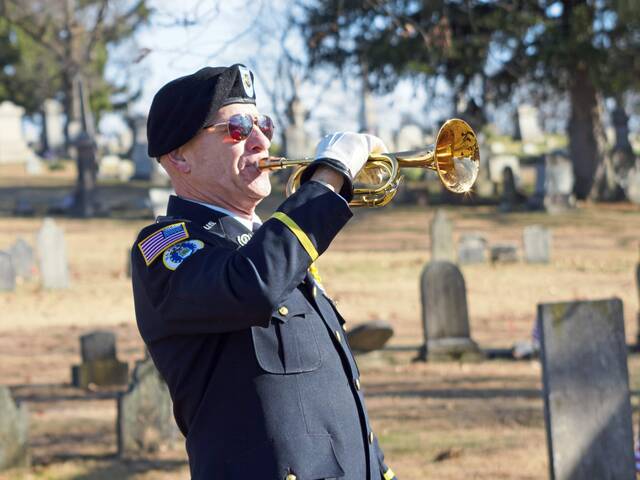 6900747_web1_bp-wreathsacrossamerica-012524-3