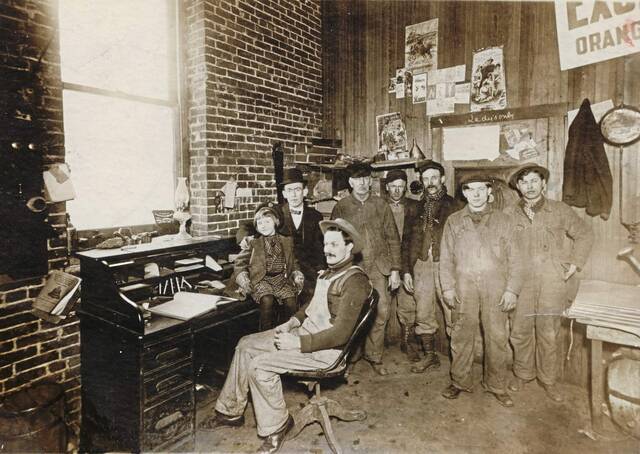 6808170_web1_gtr-WestGlasscuttingshop1912-120123-001