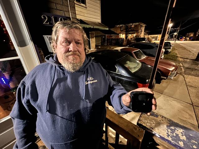 6863813_web1_vnd-mcintire1yearTodd-123123