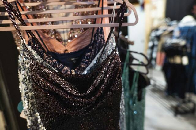 6892697_web1_vep-btvblushingmoon4-122423-001