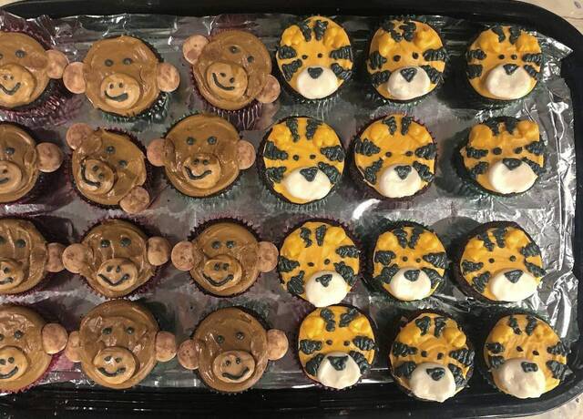 6910987_web1_her-cakes-011123-4