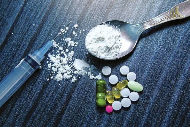 6919403_web1_WEB-drugs2021