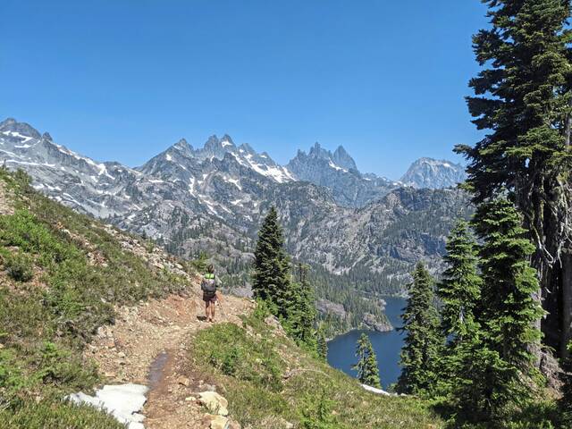 6921482_web1_gtr-TripleCrownHike01-011424
