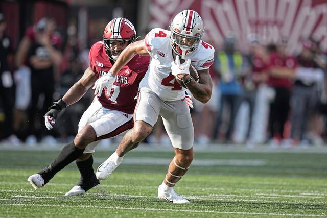 6944711_web1_AP23249653180972