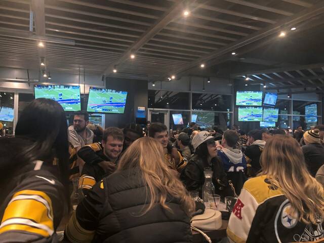 6954340_web1_gtr-Steelersfansreax3-011624
