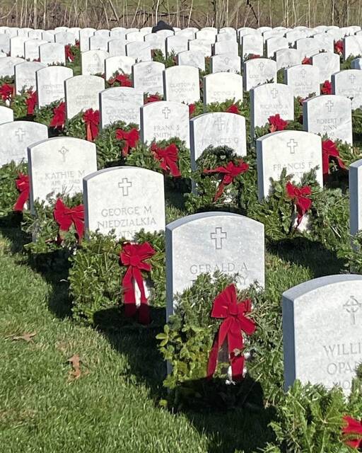 6959004_web1_sig-wreaths