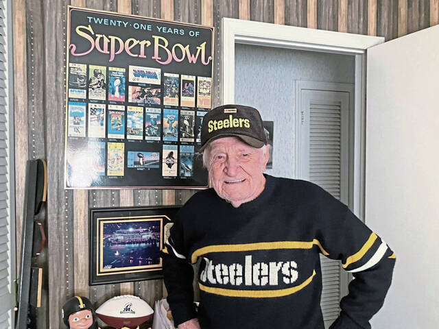 6982830_web1_vnd-superbowlman-012424-4