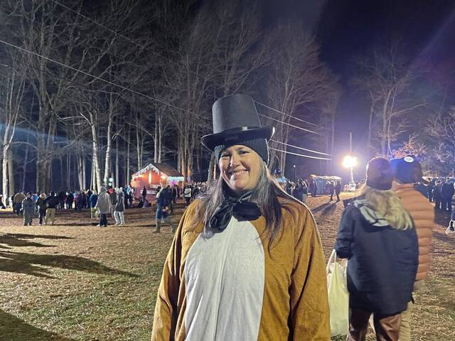7005954_web1_ptr-groundhogday03