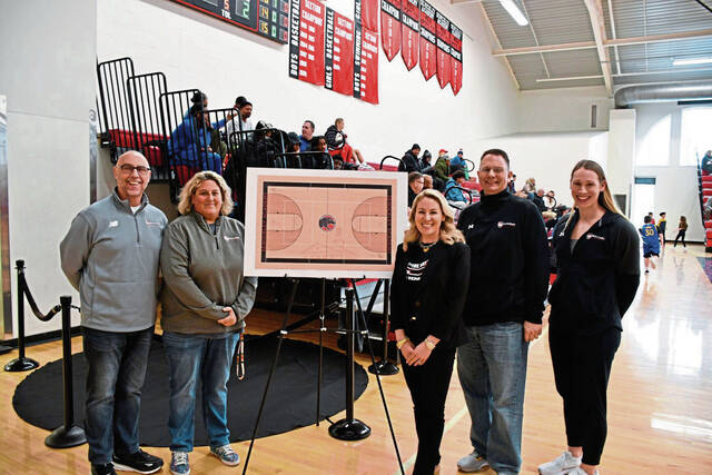 Sewickley Academy dedicates basketball court for late coach, athletic director Win Palmer