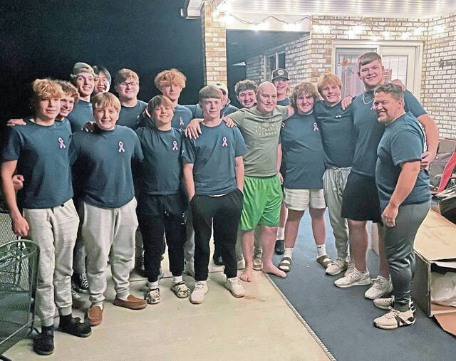7007714_web1_Norwin_Lacrosse_team