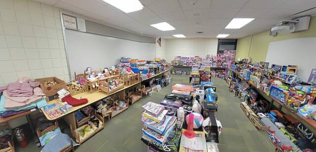 7008625_web1_gtr-GiftDrive01-020224