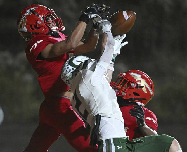 Carter Lance, Penn Hills football players make college plans