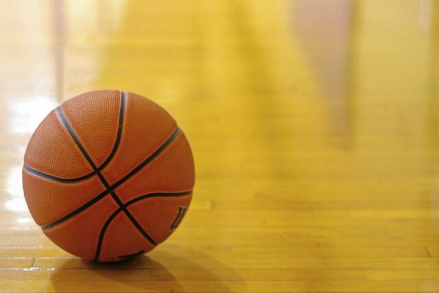 Referee collapses during basketball game at Mt. Pleasant, dies