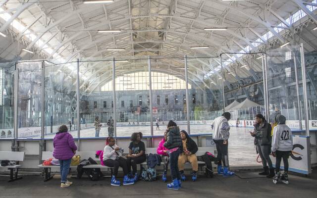 7022042_web1_PTR-Blackgirlhockey6-020624