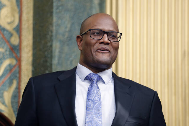 7044634_web1_7044634-20e125428e8c4eb3bf8cbb9d54e59aaa