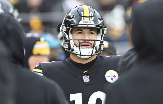 7045868_web1_ptr-SteelersRavensWed-121322