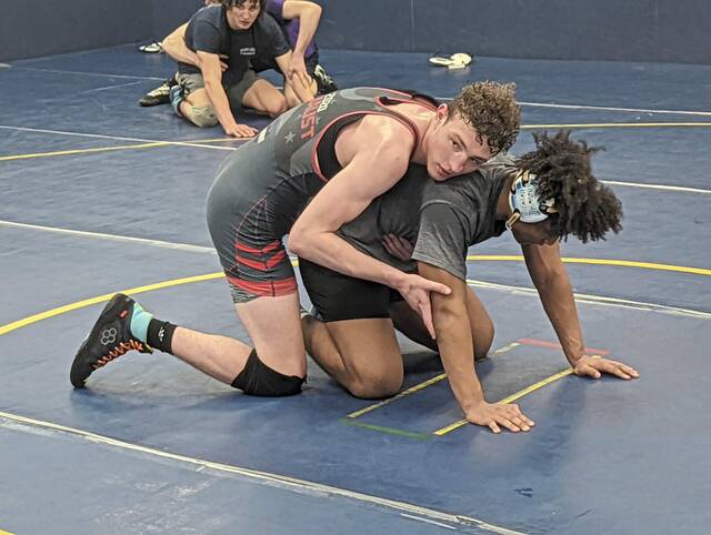 Kiski Area wrestler Gray eager for postseason after being sidelined by shoulder injury