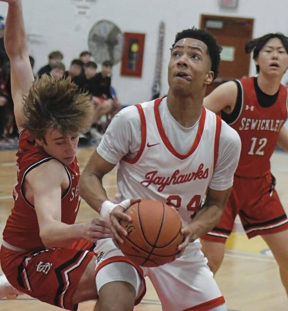 No. 6 Jeannette rallies to beat Sewickley Academy, avoid 1st-round upset