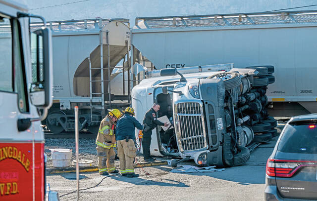 7073284_web1_VND-TrainTruckWreck1-022224