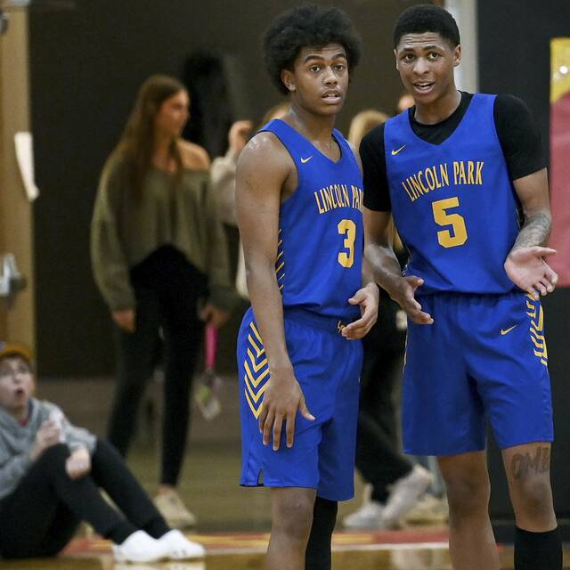 Lincoln Park duo of Brandin Cummings, Meleek Thomas too much for young Knoch