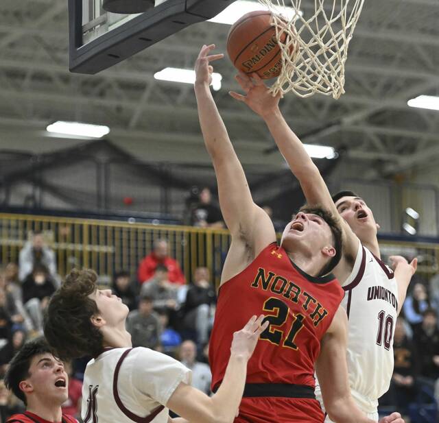 Short-handed Uniontown gets defensive in WPIAL quarterfinal win over North Catholic