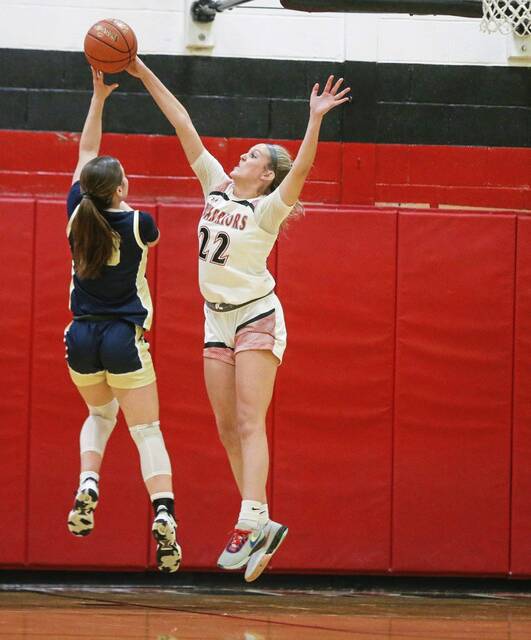 Elizabeth Forward buckles down on defense to oust Knoch in Class 4A quarterfinals