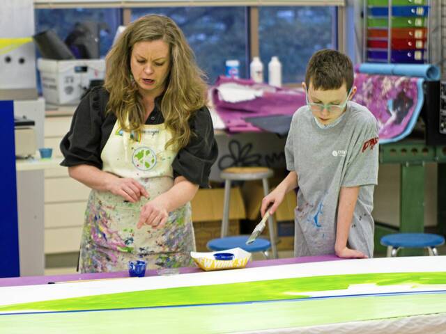 7098205_web1_hj-middleschoolmural-030724-12