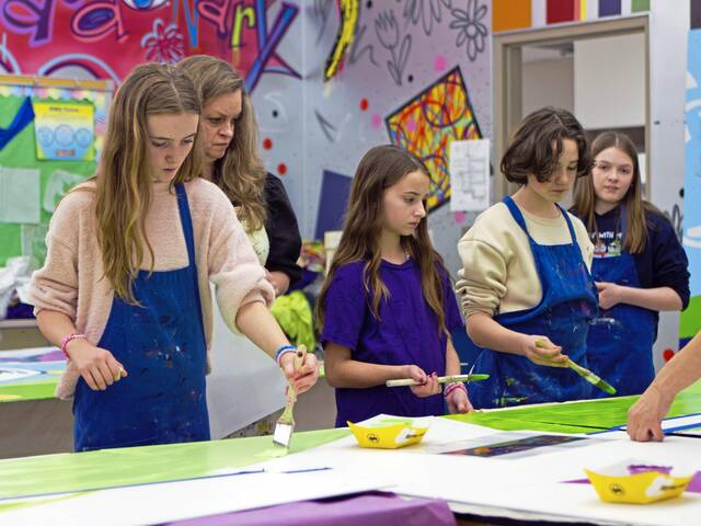7098205_web1_hj-middleschoolmural-030724-3a