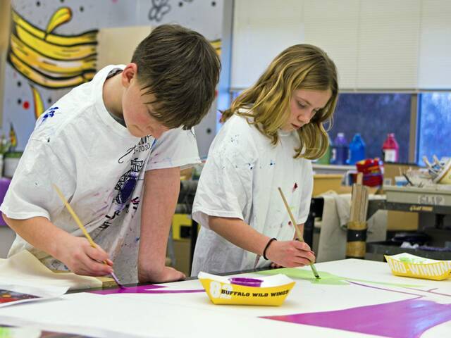 7098205_web1_hj-middleschoolmural-030724-5