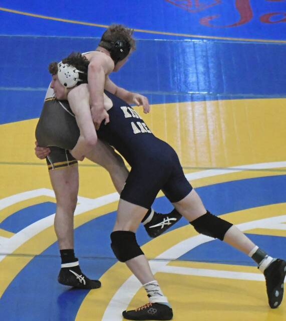 Kiski Area’s Roscosky, Plum’s Walker reach WPIAL wrestling semis