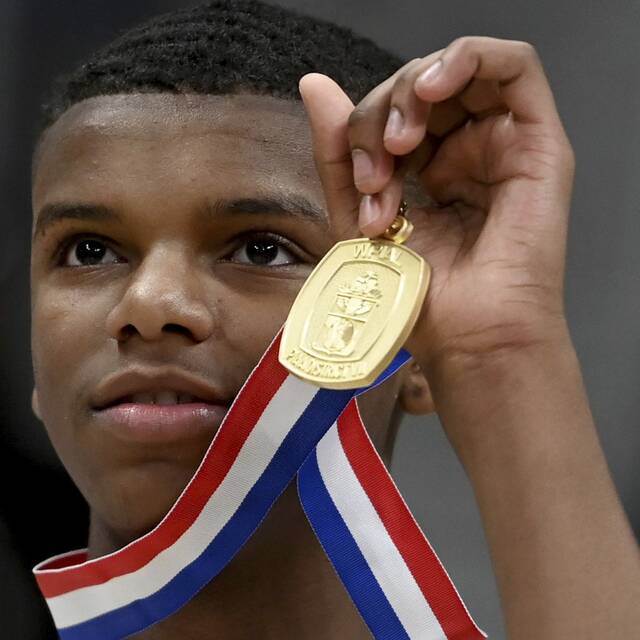 Aliquippa dominates Greensburg Central Catholic to win record-tying 14th WPIAL title<span class="headline-video">Video <i class="fa-solid fa-circle-play"></i></span>