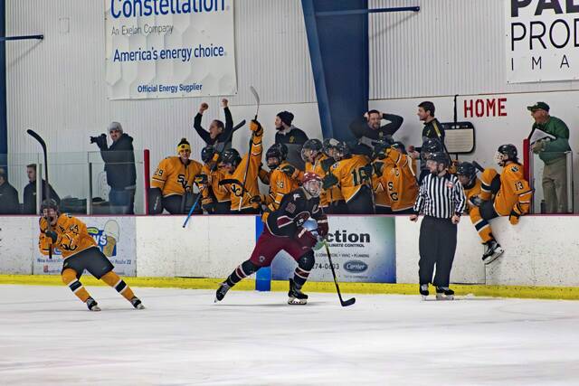 7108293_web1_gtr-SaintVincenthockey2-030424