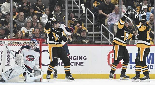 7115966_web1_ptr-PensJackets11-030624