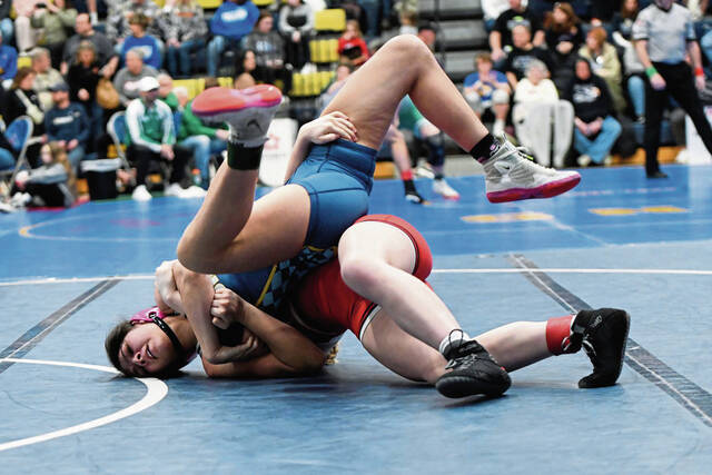 Norwin notebook: Girls wrestling team crowns 2 regional champs