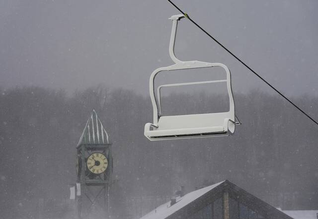 7128804_web1_GTR-snowmaking001-112923