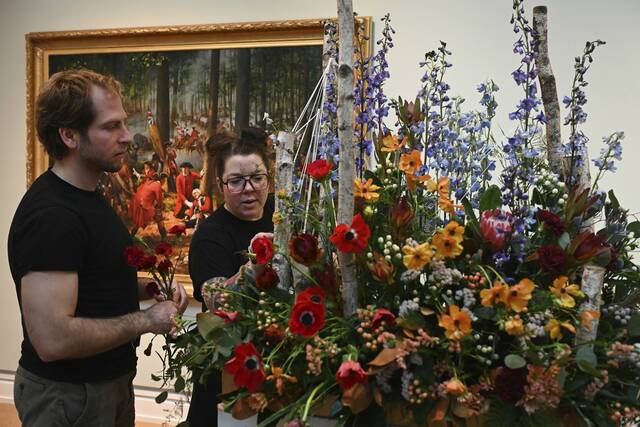 7143729_web1_gtr-ArtInBloom005-032124