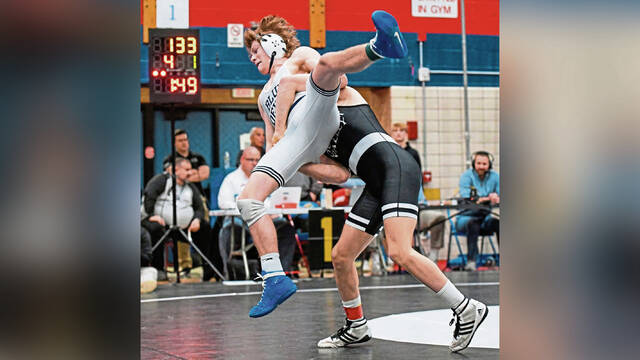Pair of Quaker Valley wrestlers hit 40-win mark, make states